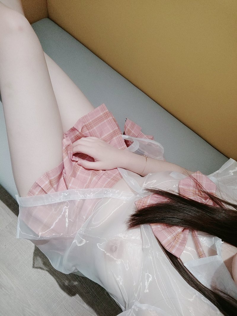 萝莉的粉色透明jk套装[1V 42P]