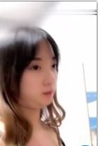 野性纹身漂亮妹子与男友日常啪啪沙发上抽插呻吟娇喘非常诱人