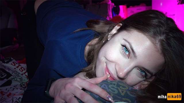 POV视角 与极品巨乳MihaNika69的4K沉浸式爆操 第一人称狂干淫荡洋马