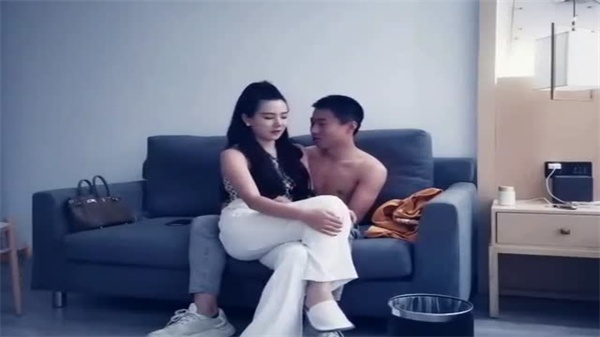 探花9总：王祖贤系极品嫩模表面清纯，被狂干后骚浪贱本性尽显！