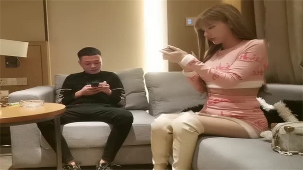 文轩探花：绿帽金主天价包养！极品大圈女神骚穴被猛烈爆操，淫水狂泄失禁！